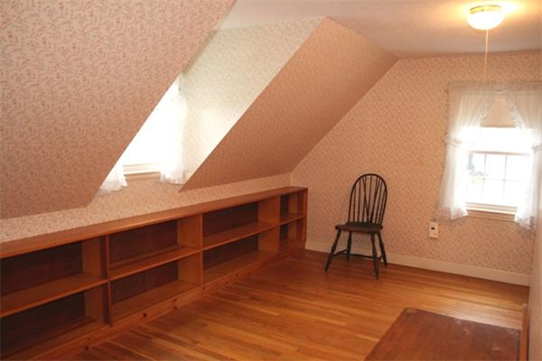 44 Canterbury Road Lynnfield, MA 01940 - Photo 8 of 9 Gallery Image 8