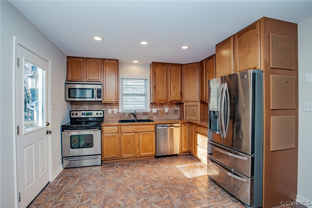 2409 Crystal Ridge Road Henrico, VA 23233 - Photo 10 of 35 Gallery Image 10