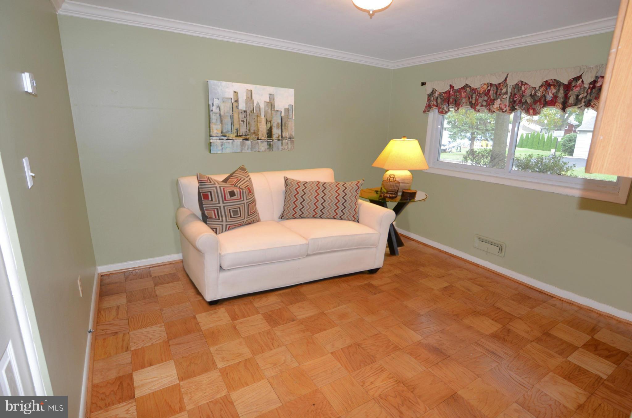 102 Holland Road Severna Park, MD 21146 - Photo 13 of 29 Family Room