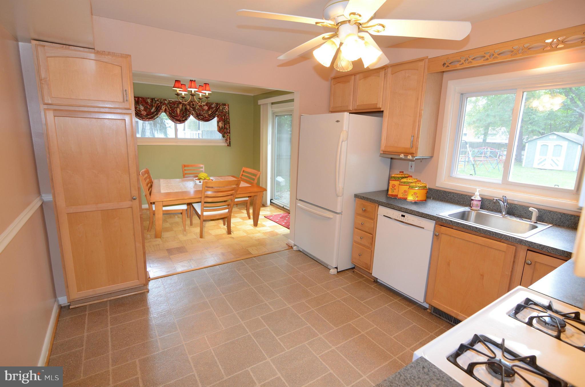 102 Holland Road Severna Park, MD 21146 - Photo 17 of 29 Kitchen