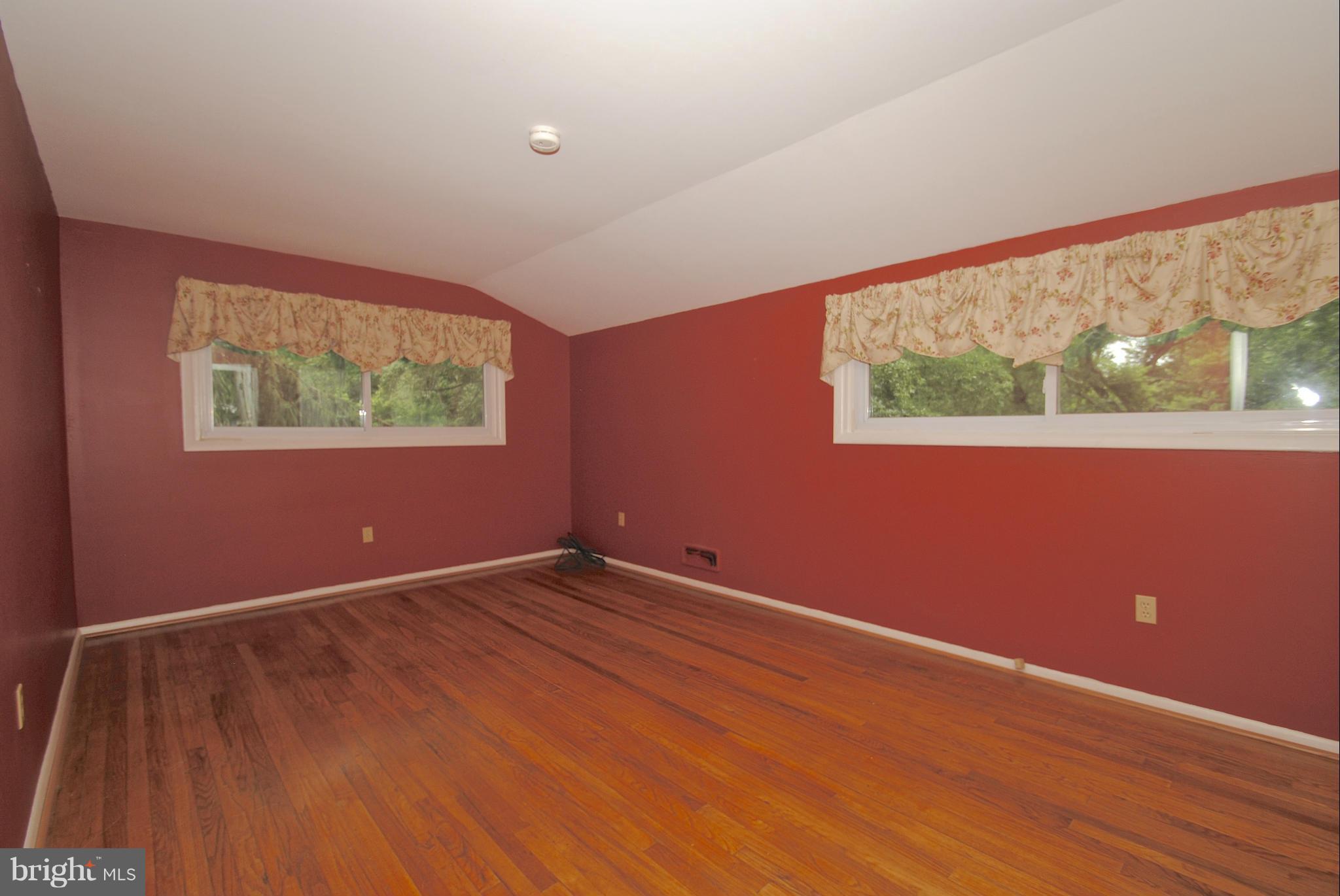 102 Holland Road Severna Park, MD 21146 - Photo 19 of 29 Bedroom (Master)