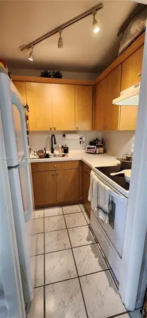 $1,900 | 5050 Northwest 7th Street, Unit 210, Miami, FL 33126