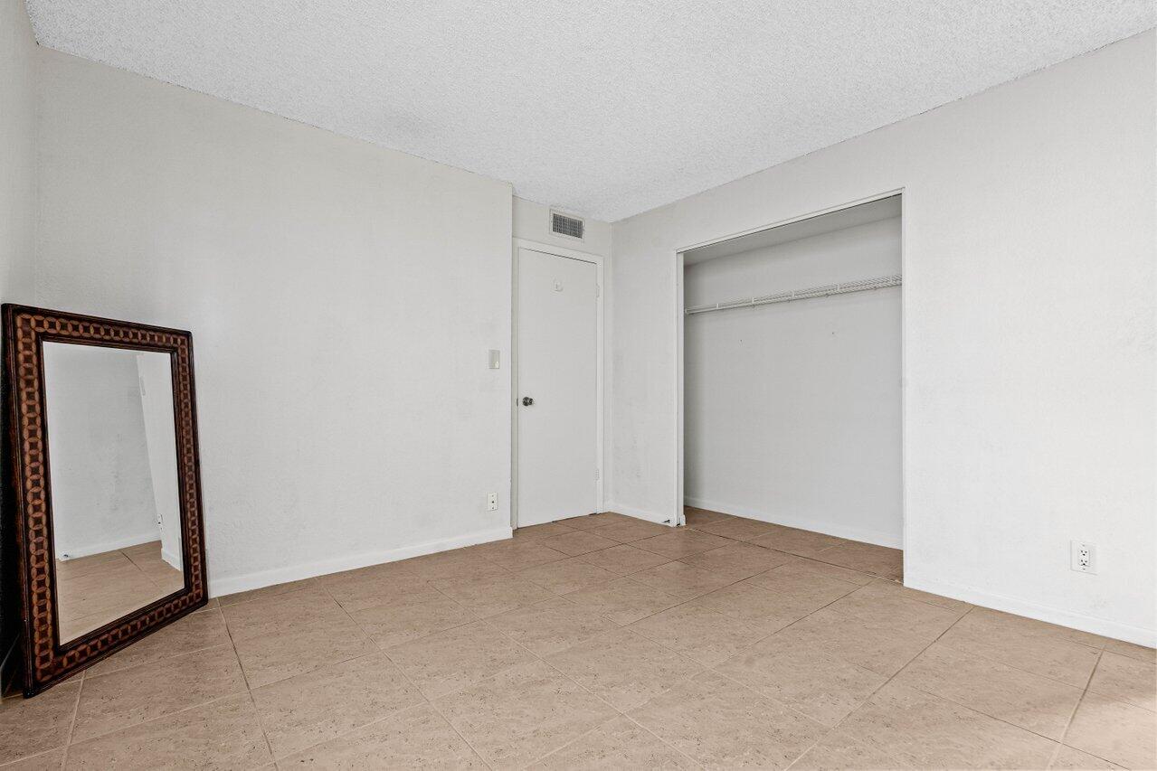 12 Royal Palm Way, Unit 405 Boca Raton, FL 33432 - Photo 21 of 29 018-12RoyalPalmWay-405-BocaRaton-FL-3343