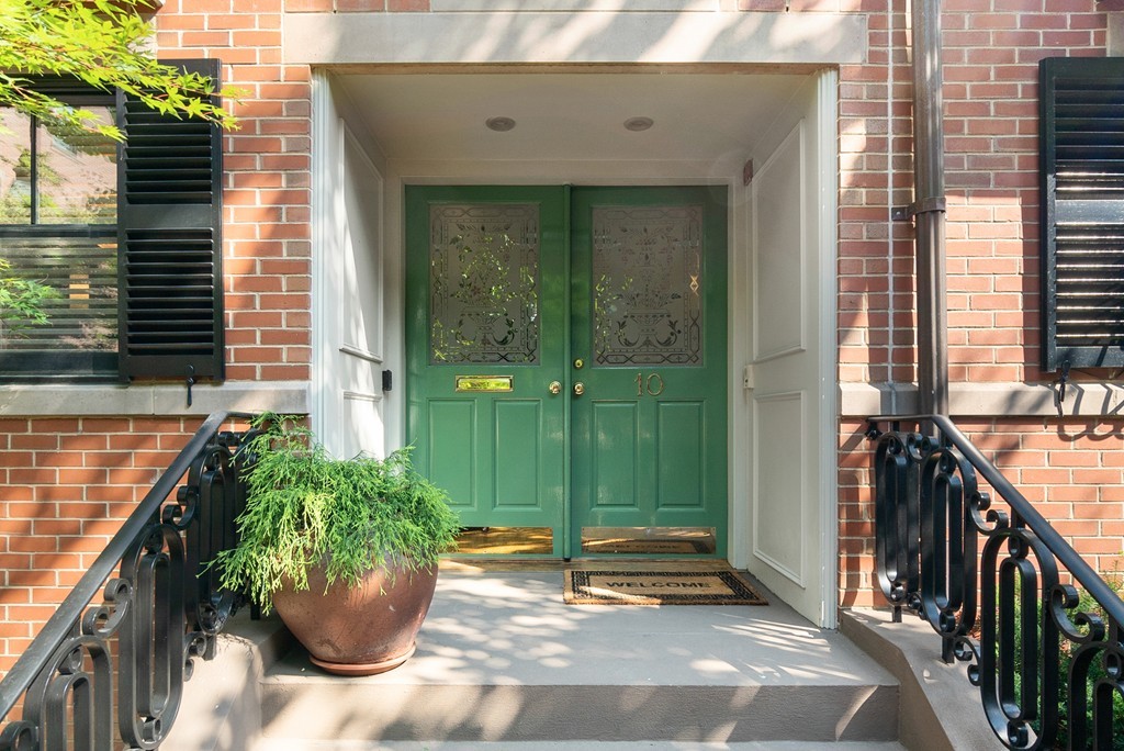 10 Cumston Street, Unit TH6 Boston, MA 02118 - Photo 1 of 31 Gallery Image 1