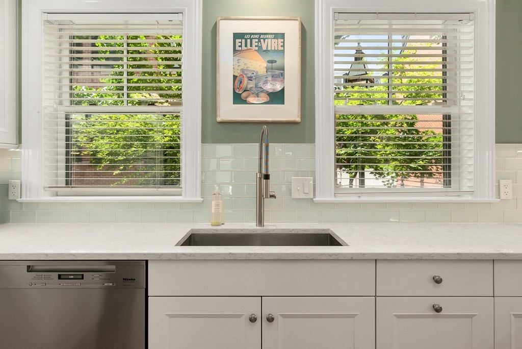 10 Cumston Street, Unit TH6 Boston, MA 02118 - Photo 7 of 31 Gallery Image 7