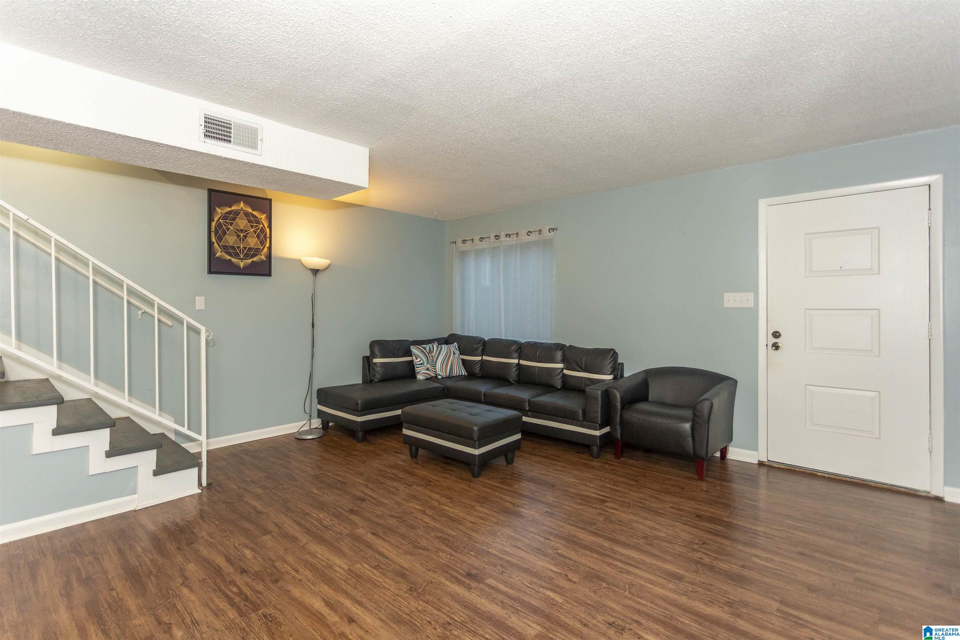 1840 Oakleaf Lane Center Point, AL 35215 - Photo 4 of 25 Gallery Image 4
