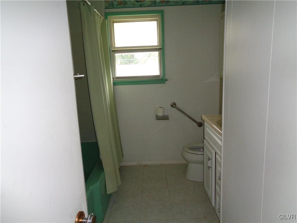 2919 Middletown Road Bethlehem, PA 18020 - Photo 12 of 23 a view of an entryway with a window