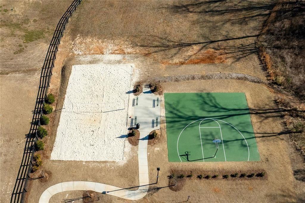 628 Knightsbridge Lane Winder, GA 30680 - Photo 40 of 42 a bird view of a bathroom