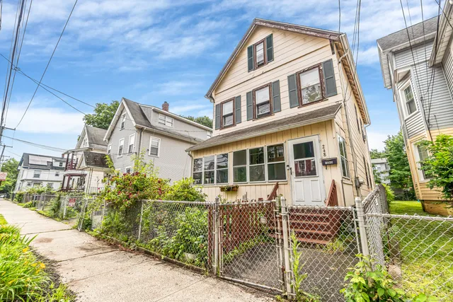 $200,000 | 248 West Ivy Street, New Haven, CT 06511