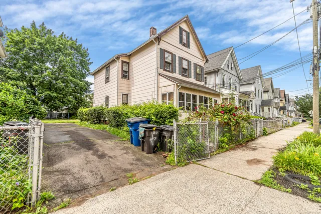 $200,000 | 248 West Ivy Street, New Haven, CT 06511