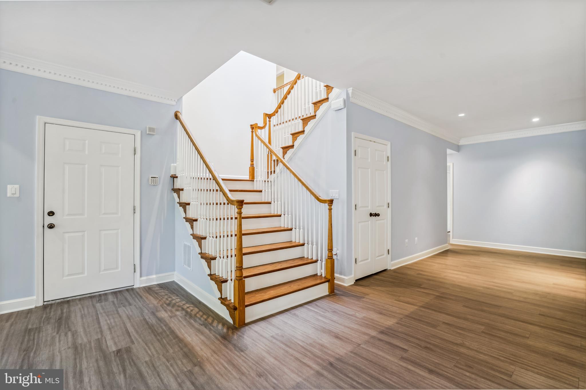 4119 North Ridgeview Road McLean, VA 22101 - Photo 33 of 56 Stairs to lower level.