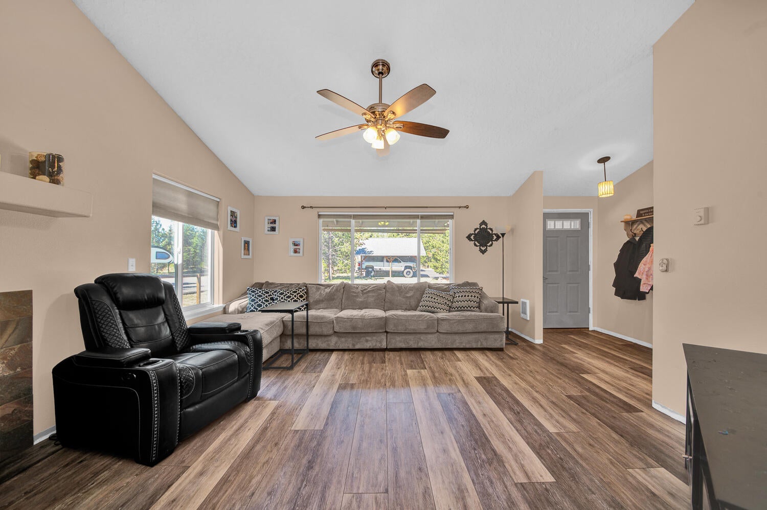 55678 Snow Goose Road Bend, OR 97707 - Photo 10 of 42 55678SnowGoose-18