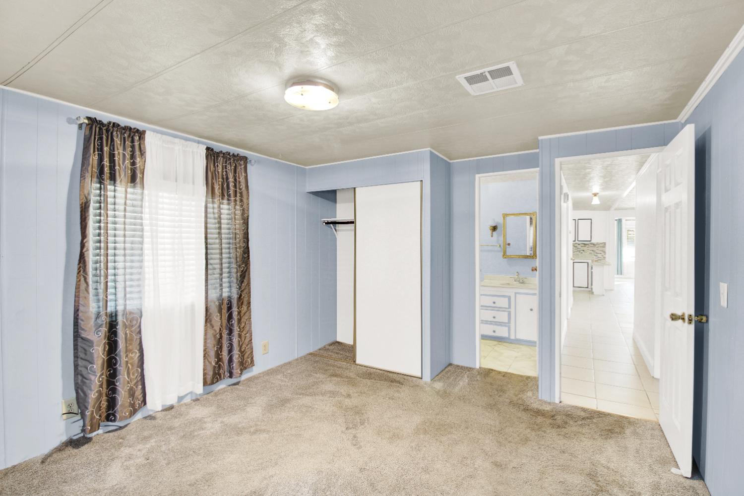 2621 Prescott, Unit 277 Modesto, CA 95350 - Photo 25 of 37 a view of a room with a very nice looking room