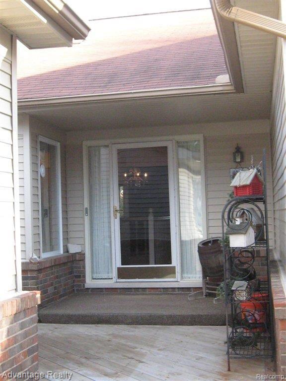 70290 White Tail Lane Romeo, MI 48065 - Photo 2 of 25 Front Entry.JPG