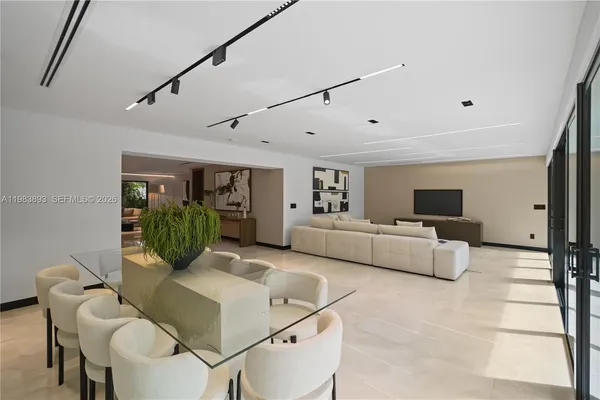 $3,980,000 | 20020 Northeast 21st Court, Miami, FL 33179