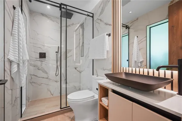 $3,980,000 | 20020 Northeast 21st Court, Miami, FL 33179