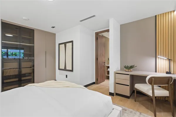 $3,980,000 | 20020 Northeast 21st Court, Miami, FL 33179