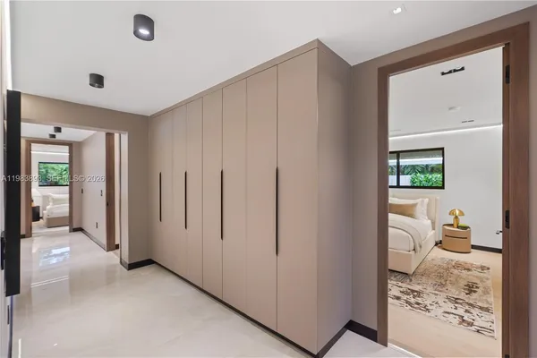 $3,980,000 | 20020 Northeast 21st Court, Miami, FL 33179