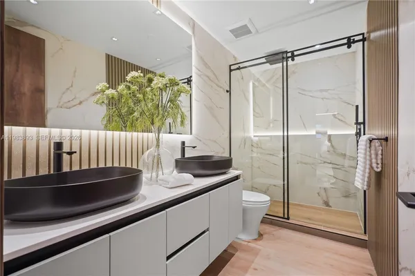 $3,980,000 | 20020 Northeast 21st Court, Miami, FL 33179