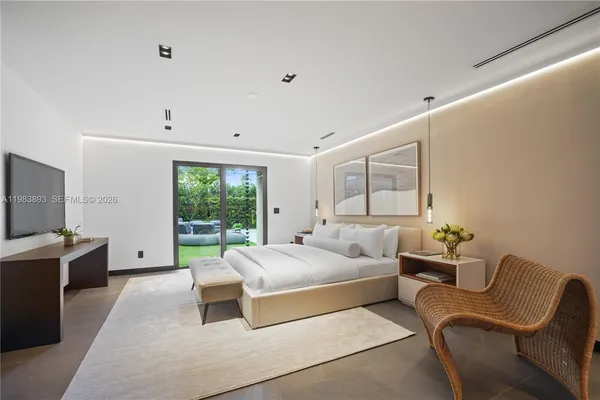 $3,980,000 | 20020 Northeast 21st Court, Miami, FL 33179