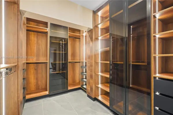 $3,980,000 | 20020 Northeast 21st Court, Miami, FL 33179