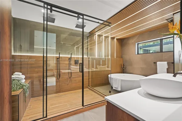 $3,980,000 | 20020 Northeast 21st Court, Miami, FL 33179