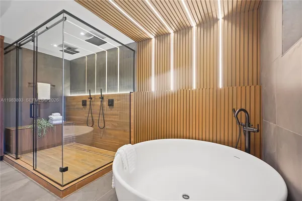 $3,980,000 | 20020 Northeast 21st Court, Miami, FL 33179