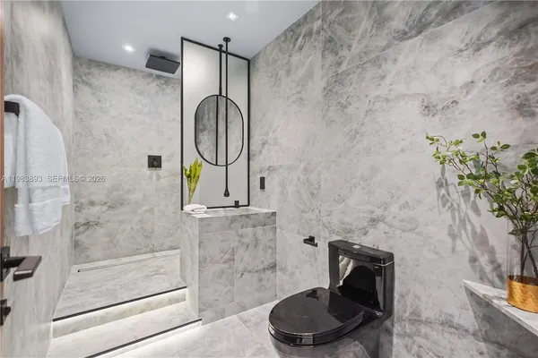 $3,980,000 | 20020 Northeast 21st Court, Miami, FL 33179