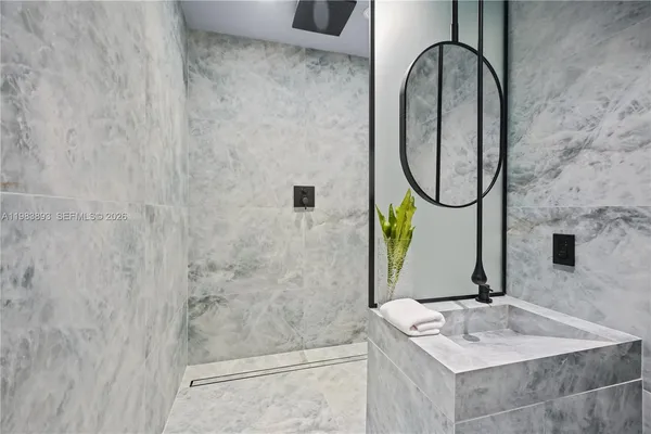 $3,980,000 | 20020 Northeast 21st Court, Miami, FL 33179