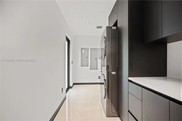 $3,980,000 | 20020 Northeast 21st Court, Miami, FL 33179