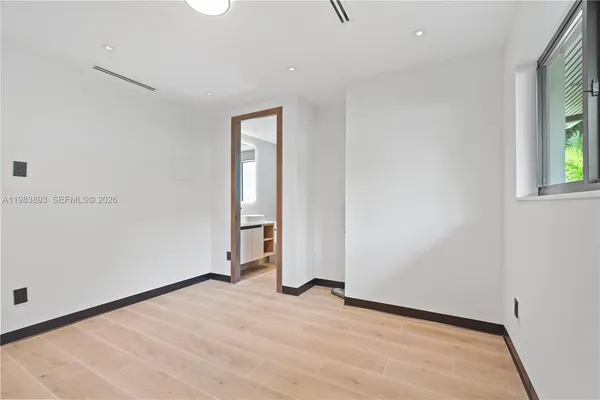 $3,980,000 | 20020 Northeast 21st Court, Miami, FL 33179