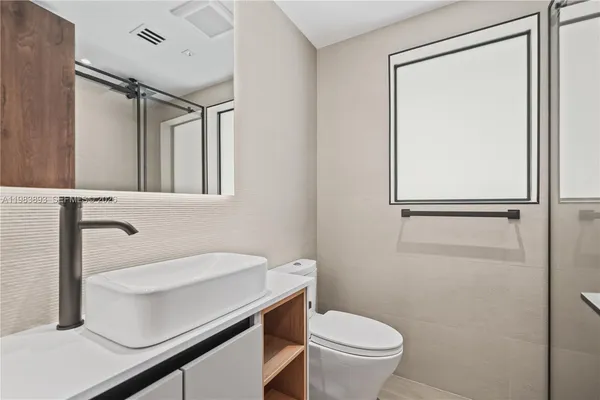 $3,980,000 | 20020 Northeast 21st Court, Miami, FL 33179