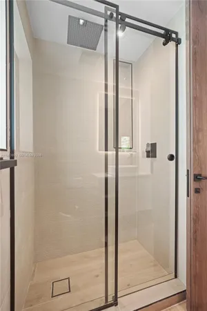 $3,980,000 | 20020 Northeast 21st Court, Miami, FL 33179