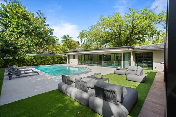 $3,980,000 | 20020 Northeast 21st Court, Miami, FL 33179