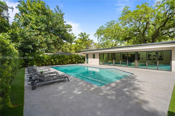 $3,980,000 | 20020 Northeast 21st Court, Miami, FL 33179