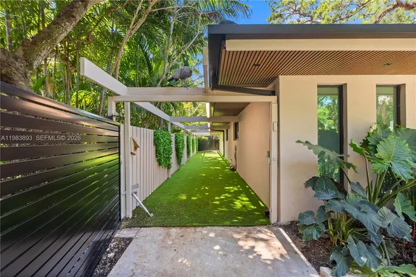 $3,980,000 | 20020 Northeast 21st Court, Miami, FL 33179