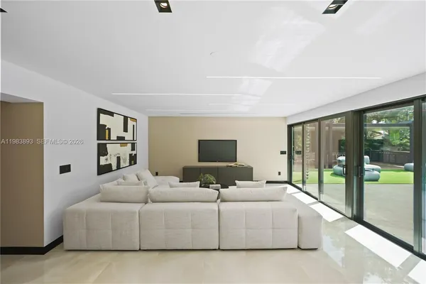 $3,980,000 | 20020 Northeast 21st Court, Miami, FL 33179