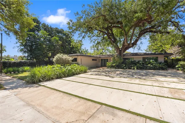 $3,980,000 | 20020 Northeast 21st Court, Miami, FL 33179