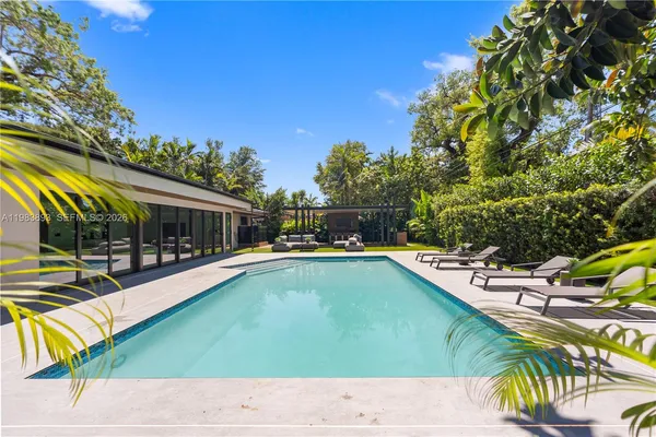 $3,980,000 | 20020 Northeast 21st Court, Miami, FL 33179