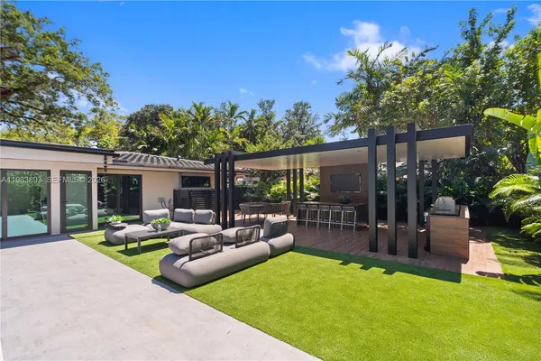 $3,980,000 | 20020 Northeast 21st Court, Miami, FL 33179