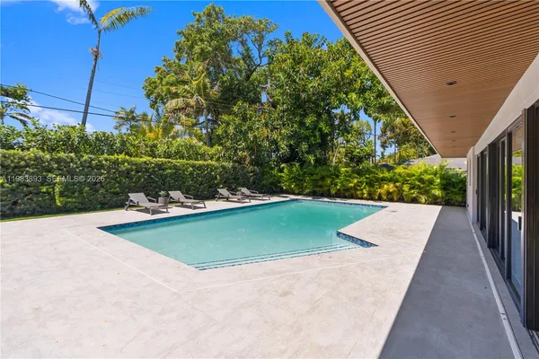$3,980,000 | 20020 Northeast 21st Court, Miami, FL 33179