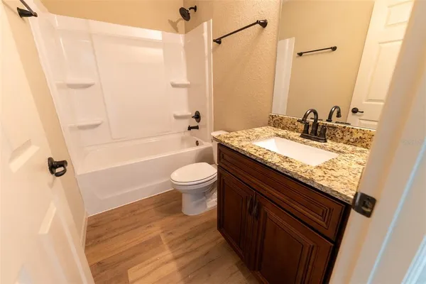 $229,900 | 33 Fisher Way Course, Ocklawaha, FL 32179