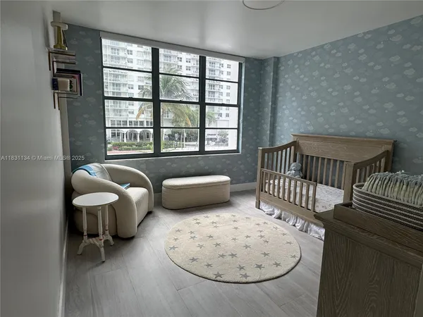 $3,600 | 5700 Collins Avenue, Unit 3C, Miami Beach, FL 33140