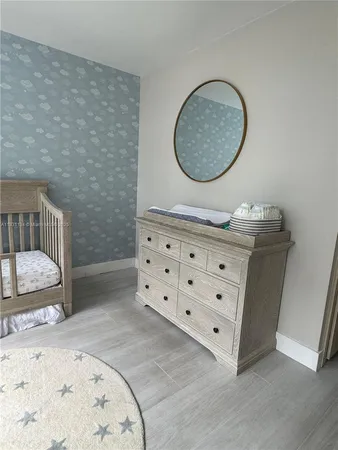 $3,600 | 5700 Collins Avenue, Unit 3C, Miami Beach, FL 33140