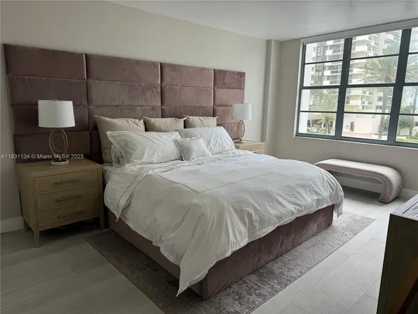 $3,600 | 5700 Collins Avenue, Unit 3C, Miami Beach, FL 33140