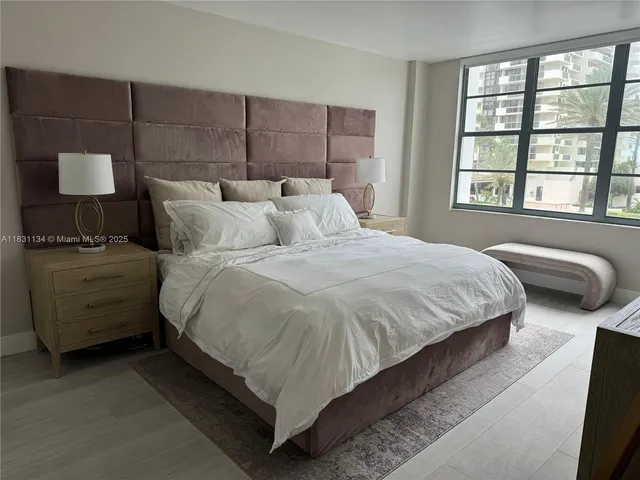 $3,800 | 5700 Collins Avenue, Unit 3C, Miami Beach, FL 33140