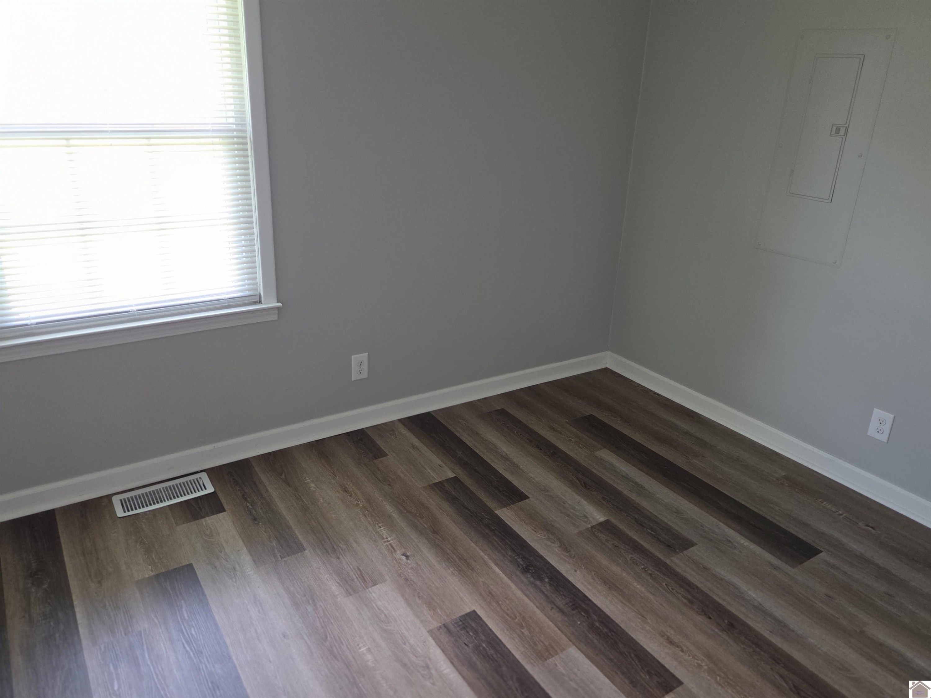 2014 Mayfield Road Wickliffe, KY 42087 - Photo 8 of 9 Bedroom 3