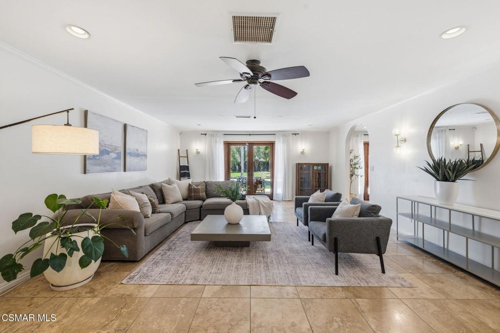 897 Old Farm Road Thousand Oaks, CA 91360 - Photo 10 of 35