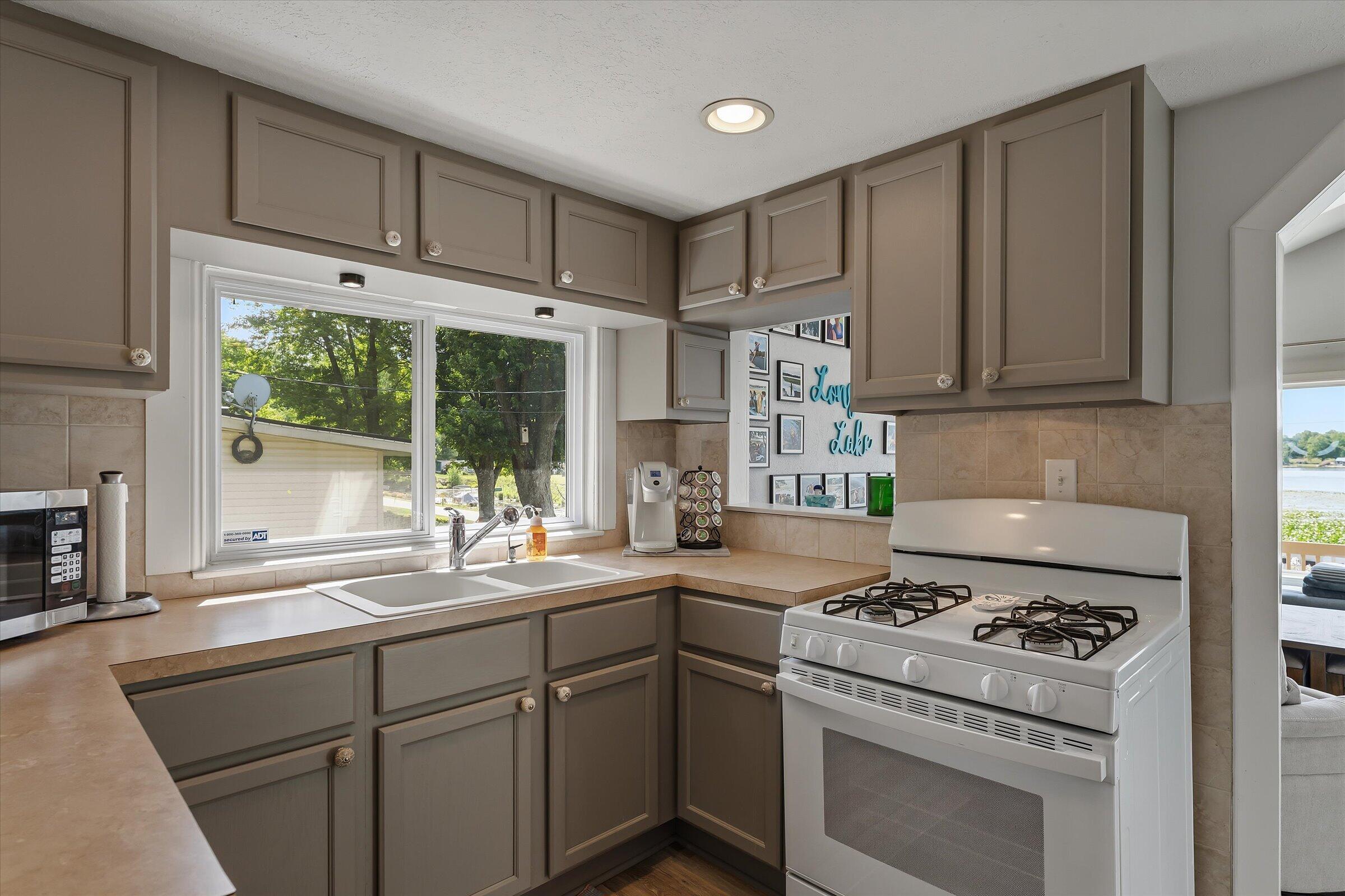 10333 Walnut Drive Three Rivers, MI 49093 - Photo 6 of 52 16-DSC06510