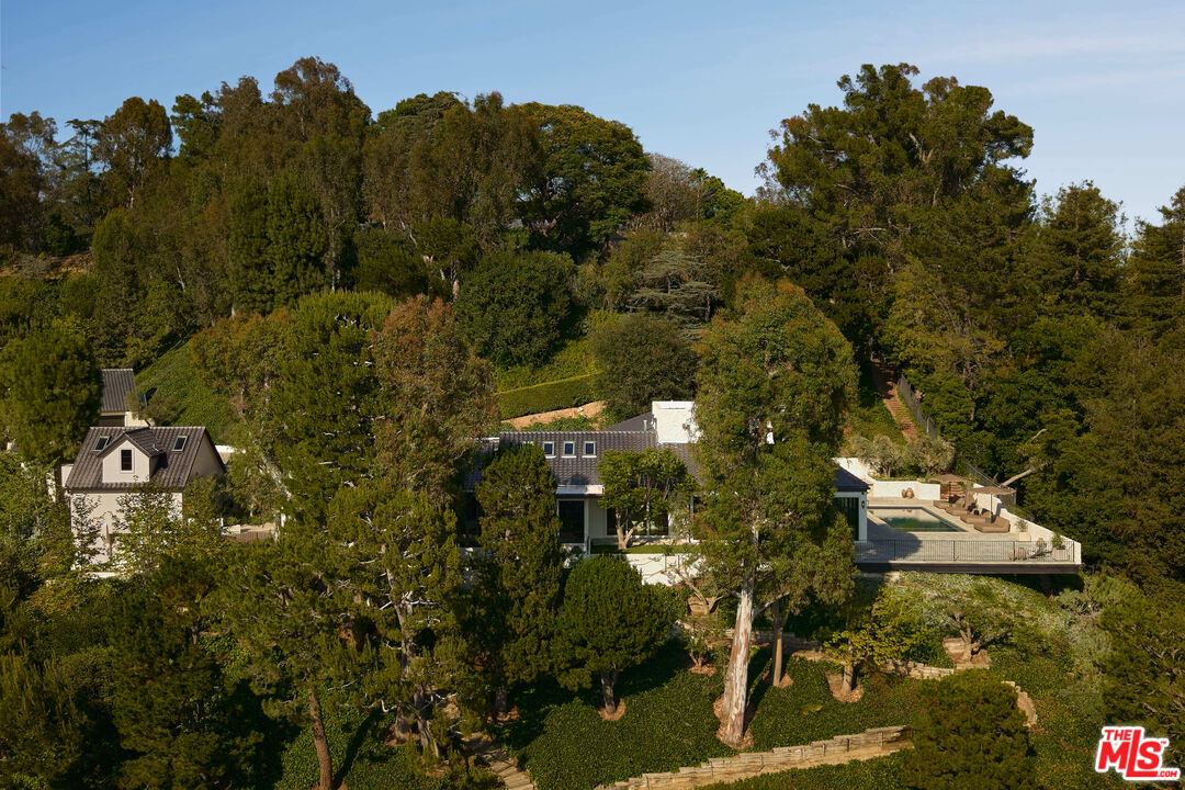 851 Strada Vecchia Road Los Angeles, CA 90077 - Photo 27 of 36 Gallery Image 27